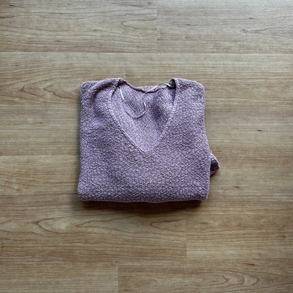 UO Coconut Reversible V-Neck Tunic Sweater (Mauve) - Picture 2 of 6
